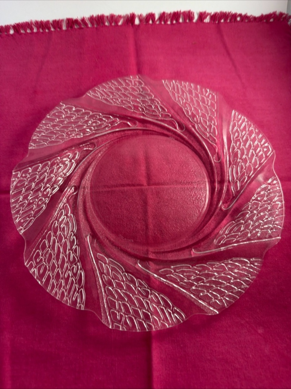 Vintage KIG Swirled Texture Leaf Pattern 10” Glass Plate